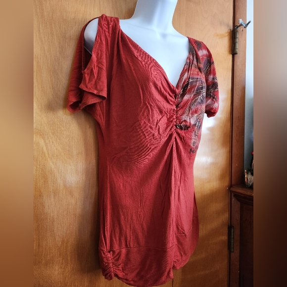 Cold Shoulder Top Size M - Picture 2 of 11